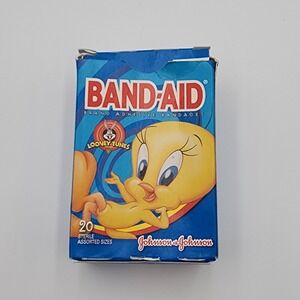 Looney Tunes Johnson And‎ Johnson Band Aid 37 Sterile Assorted 2003 Open Box Taz
